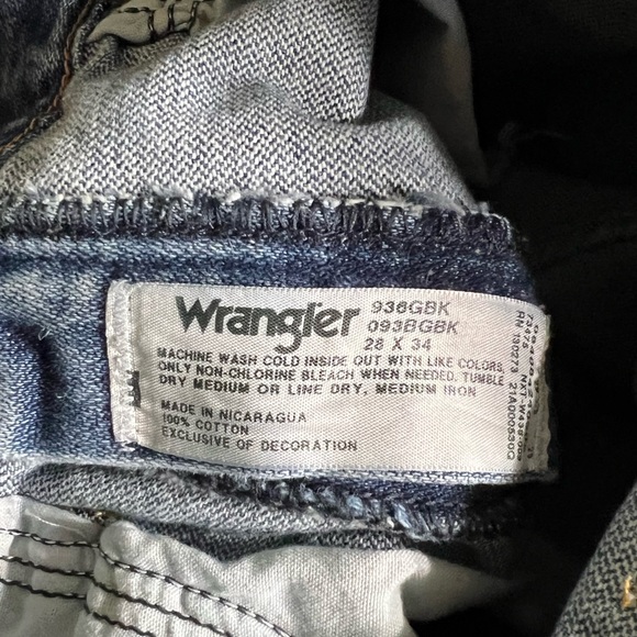 2 pairs of wrangler jeans - Picture 4 of 7